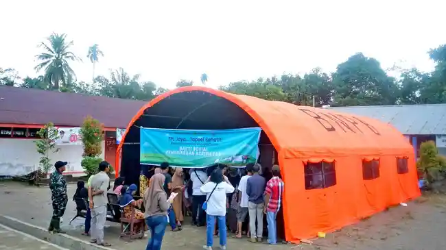 Memulihkan Asa Pascabencana, Layanan Kesehatan Hadir untuk Pengungsi Banjir di Tapanuli Selatan