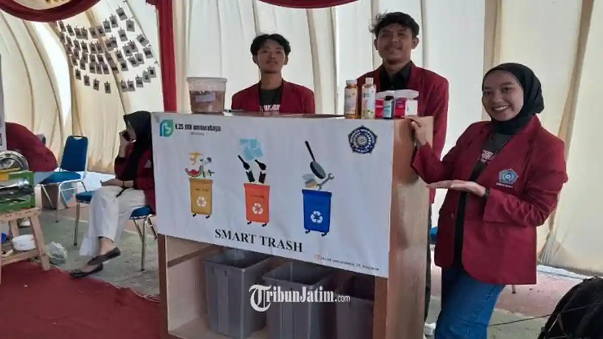 Mahasiswa KKN UM Surabaya Permudah Pemilahan Sampah Warga Kenjeran dengan Smart Trash