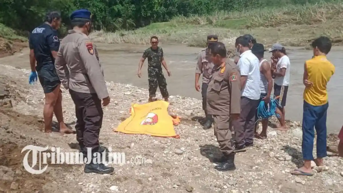 Kakek Tanpa Identitas Ditemukan Hanyut di Muara Sungai Sang Bajul Blitar, sempat Bikin Warga Gempar