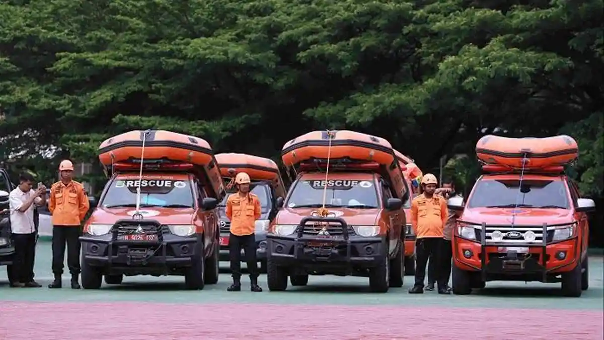 Cuaca Ekstrem, BPBD Kabupaten Bekasi Minta Warga Pangkas Pohon Rentan Roboh