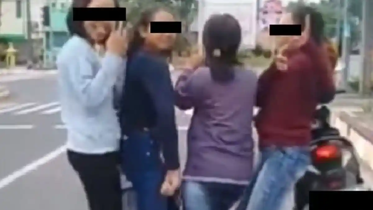 4 ABG Cewek Goyang TikTok di Traffic Light, Begini Nasibnya setelah Videonya Viral