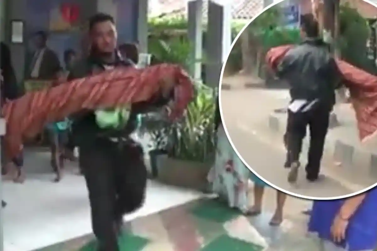 Sang Ayah Terpaksa Bopong Jenazah Anaknya karena Pihak Puskesmas Tolak Sediakan Ambulans