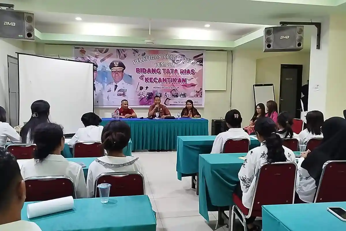40 Anak Muda Ikut Pelatihan Tata Rias dan Kecantikan di Maumere Sikka Akan Diberi Dana Stimulan