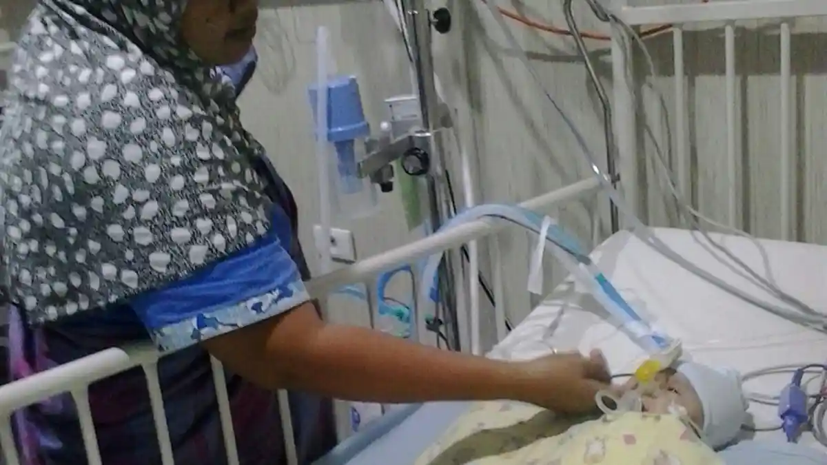 Irwan dan Nuraidah Rela Jual Tanah Warisan Demi Sang Bayi yang Mengidap Kelainan Jantung