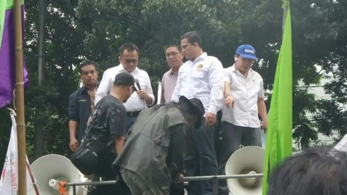 Wakil Ketua DPRD DKI Dipaksa Tandatangani Surat Pemberhentian Ahok