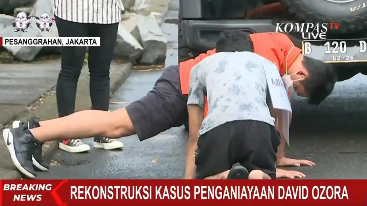 Reka Ulang Adegan: Mario Dandy Contohkan Sikap Push Up yang Benar ke David