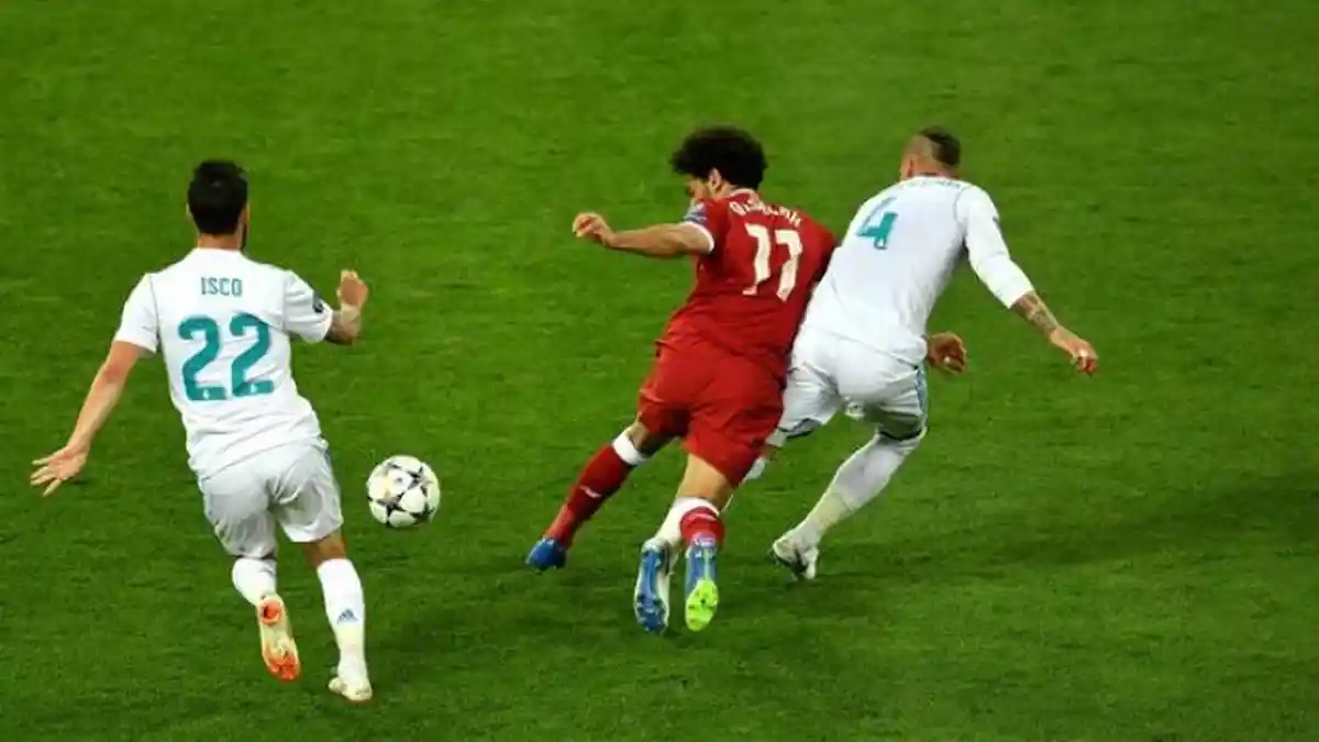 Kemenangan Real Madrid Ternoda akibat 'Kebrutalan' Sergio Ramos pada Mohamed Salah