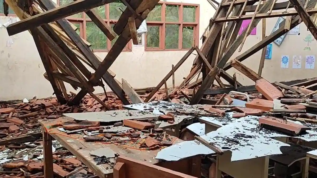 Atap SD Kalipucang Pangandaran Ambruk, Terendus Sejak Masa MPLS