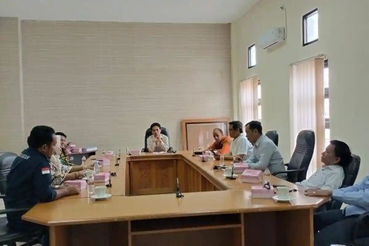 Tanggul Warga Darma Jebol, Ketua Komisi III DPRD Polman Minta PUPR Turunkan Alat Berat