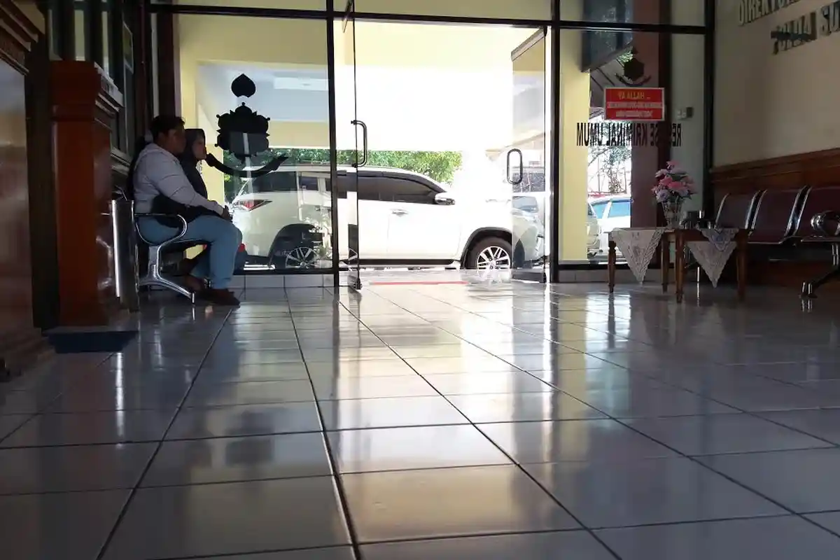 Pasca-Penggeledahan di Sapiria, Dua IRT Menangis Minta Ketemu Anaknya