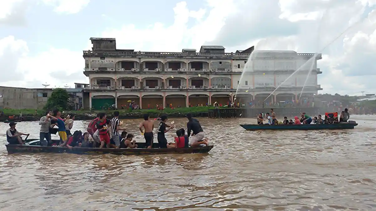 Festival Bakcang Sungai Kapuas Berlangsung Meriah - festival-bakcang_20160609_140115.jpg