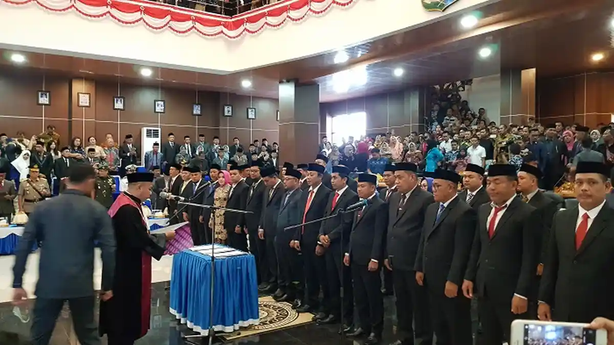 Resmi Dilantikan, Ini 30 Nama Anggota DPRD Mamuju Periode 2019-2024