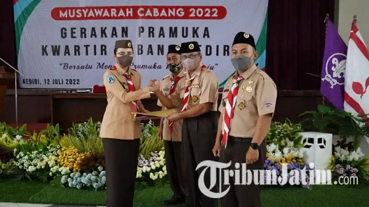 Terpilih Menjadi Ketua Kwarcab Pramuka Kediri, Mbak Cicha Gaungkan Semangat Kerja Sama