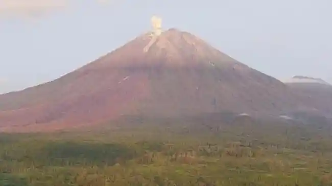PVMBG Turunkan Status Gunung Semeru ke Level III Siaga, Satu Gunung Masih Berstatus Awas