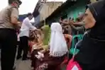 Jokowi Bagi Sembako