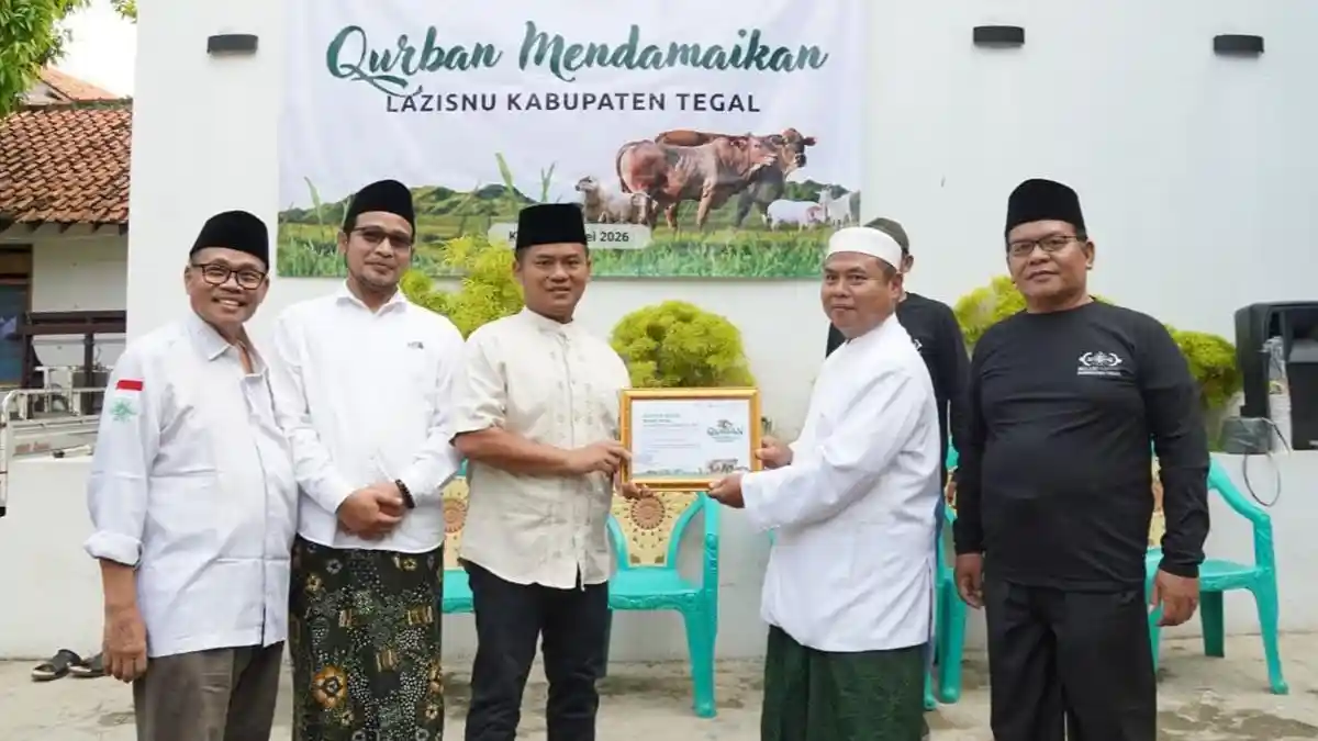 Bupati Tegal Ischak Ikut Berkurban Sapi, Berharap Distribusi Daging Tepat Sasaran 