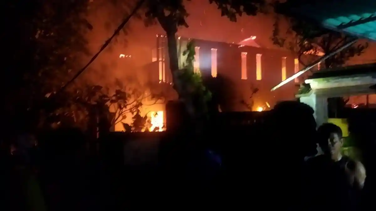 Diduga Karena Arus Pendek Listrik, Villa di Denpasar Terbakar