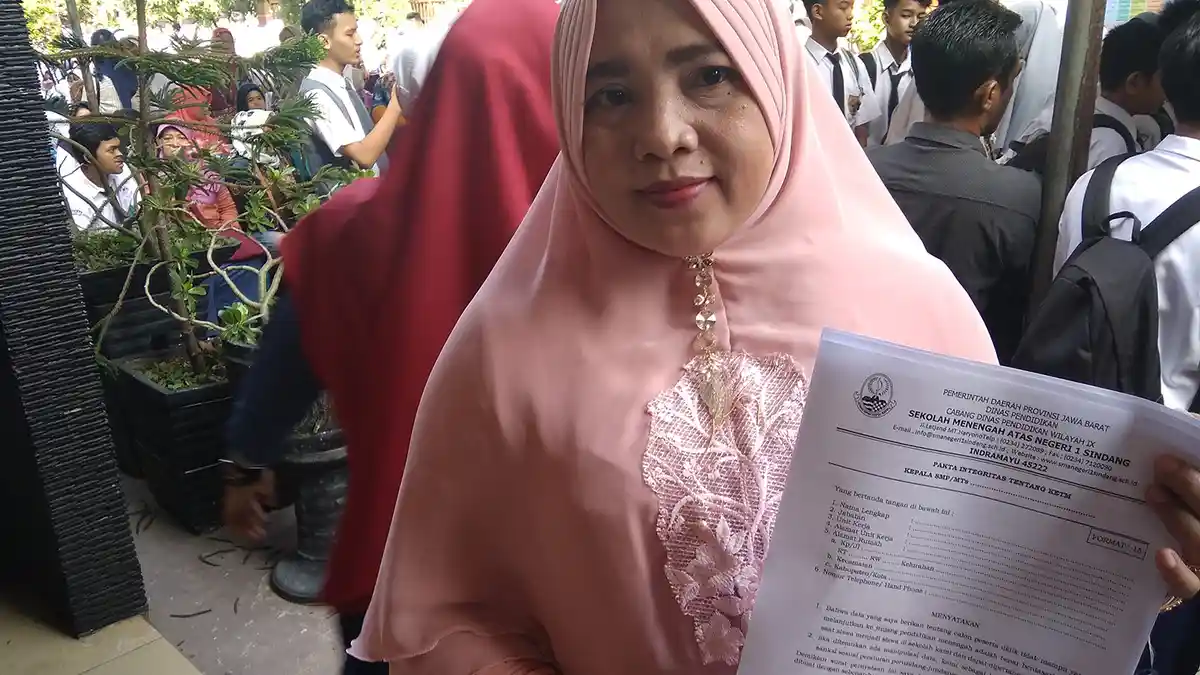 Antre di SMAN 1 Sindang Sejak Setengah 7 dan Dapat Nomor 261, Nunung Pilih Pulang