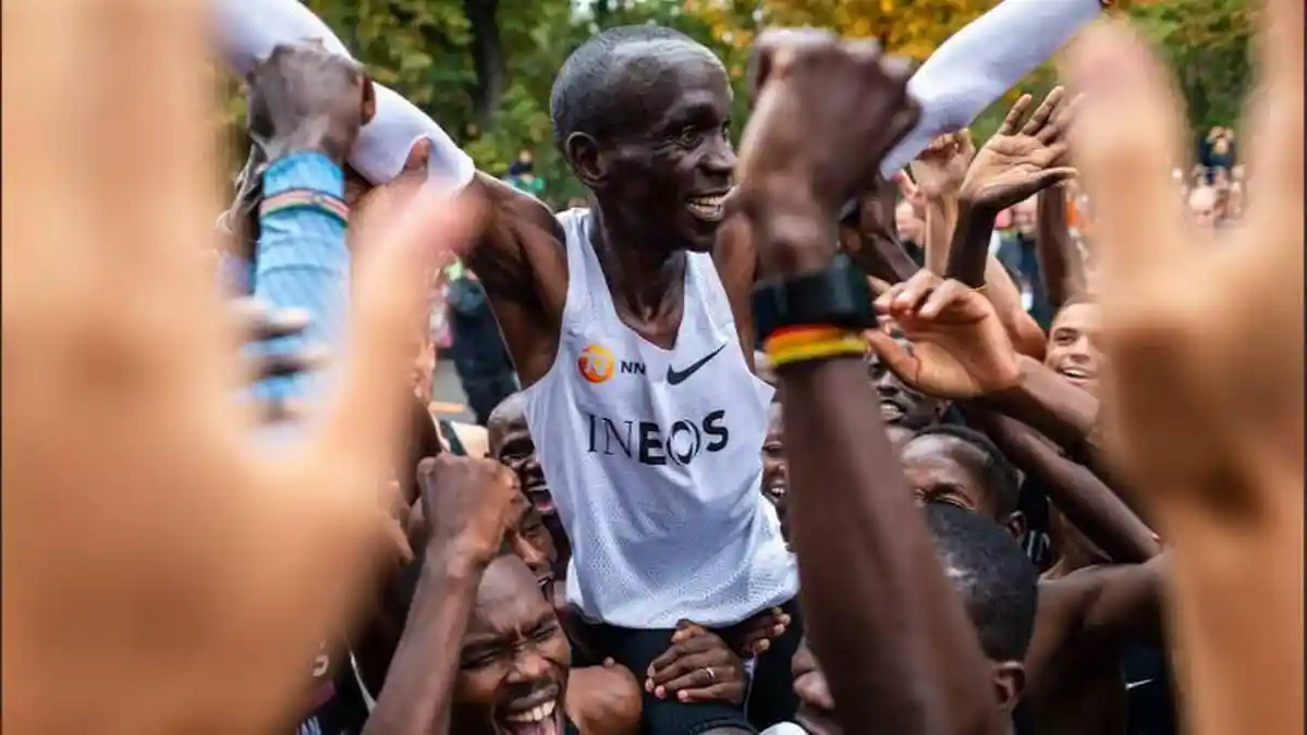 3 Hal yang Membuat Rekor Maraton Eliud Kipchoge Tak Dianggap oleh IAAF