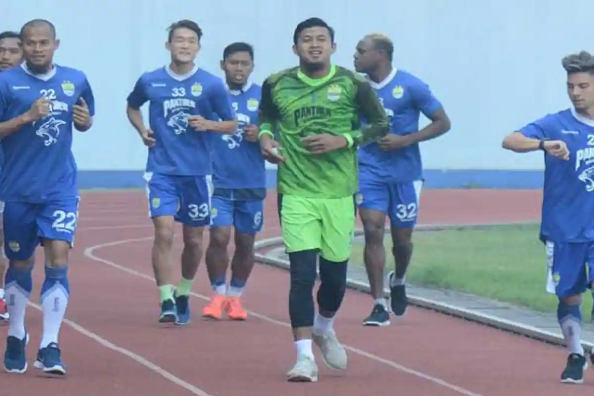 Persib Terkini - Jadwal Lawan Arema FC Dimajukan, Persib Lakukan Ini dan Siap Tempur