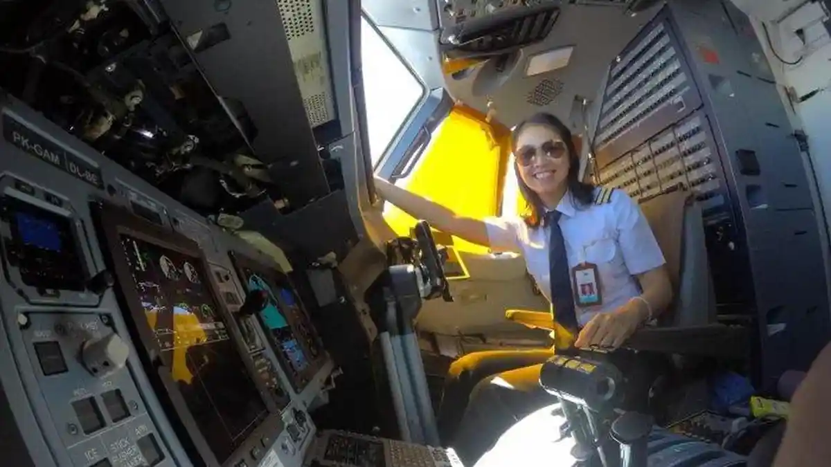 Makna Hari Kartini Bagi Melati, Pilot Wanita Kagum Bisa Lihat Pemandangan dari Atas Langit Indonesia