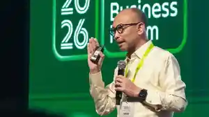 BUSINESS-FORUM-Ekonom-Chatib-Basri-membahas.jpg