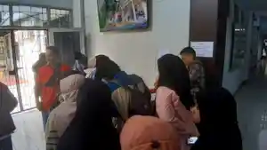 Warga-mendaftar-program-mudik-gratis-Pemprov-Sulawesi-Selatan-di-Kantor.jpg