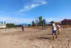 atlet-voli-pantai-yang-sedang-melakukan-latihan-rutin.jpg
