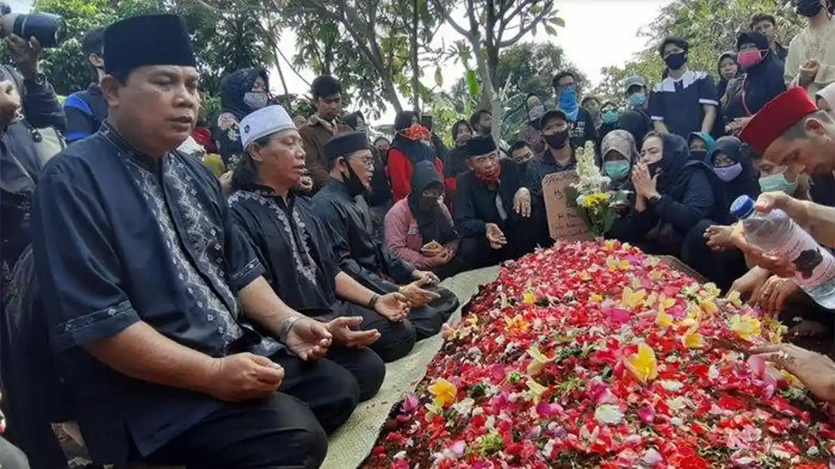 Wasiat Komedian Omas pada Anak Sulungnya