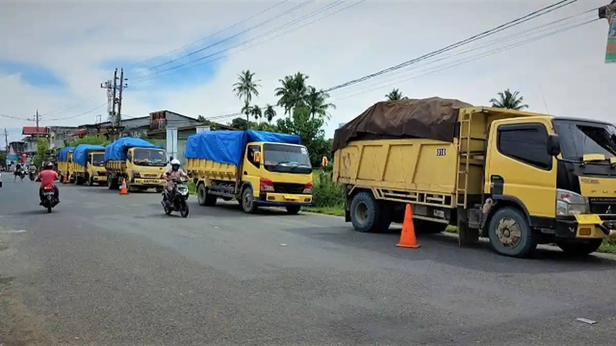 5 Truk Angkut Batu Bara Ditahan, Ramli SE : Akan Lapor ke Polda