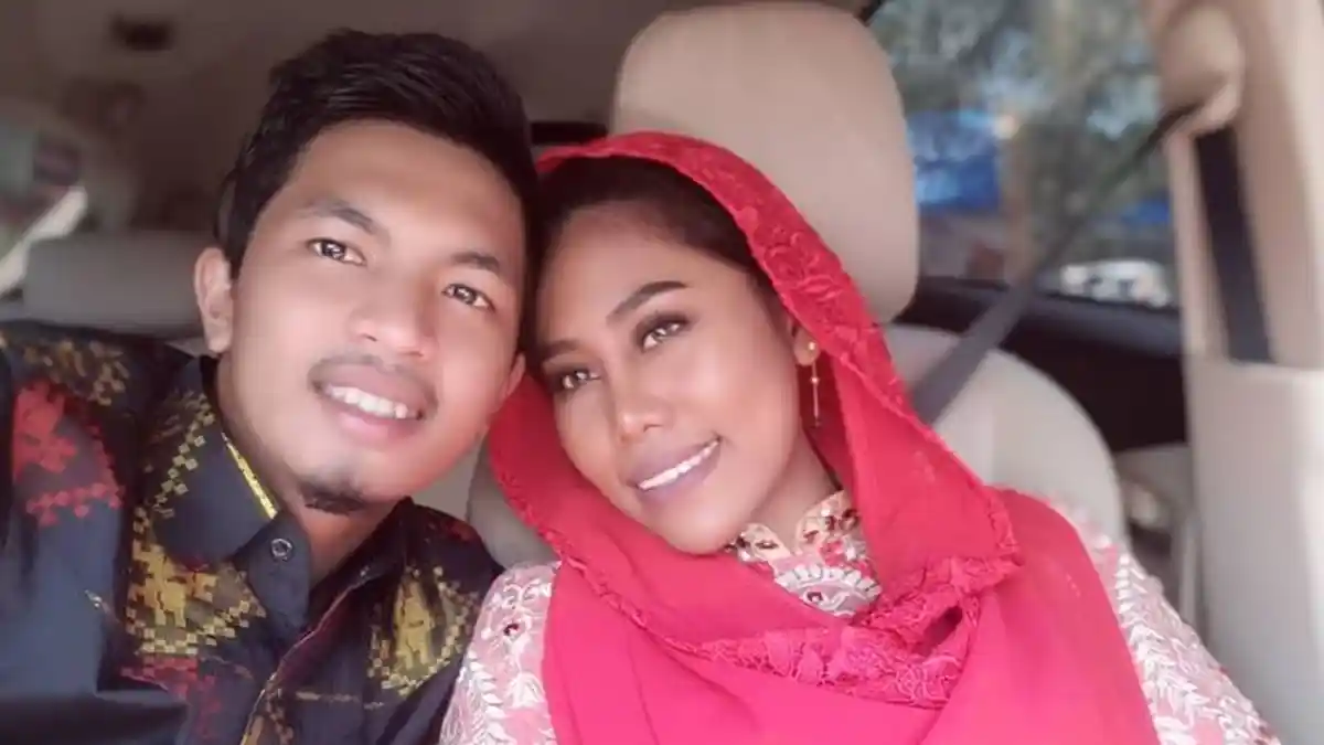 Lihat Penampilan Evi Masamba Dalam Upacara Adat Mappacci