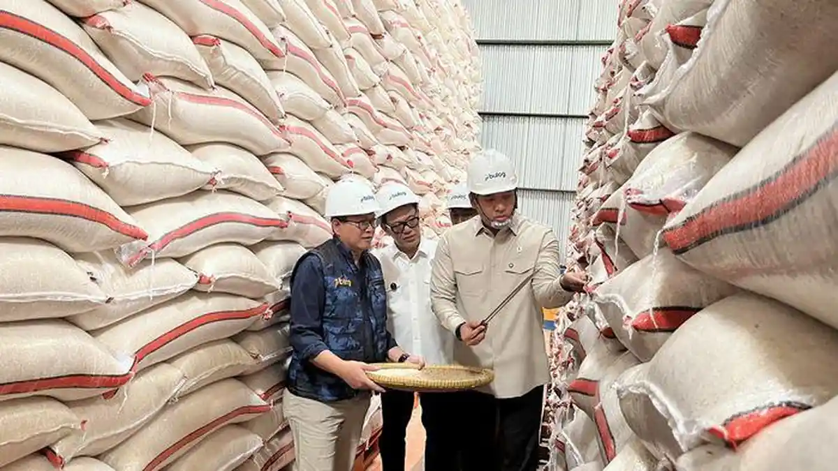 Sidak Wamentan di Gudang Bulog Ciamis, Stok Beras Dipastikan Aman hingga Akhir Tahun