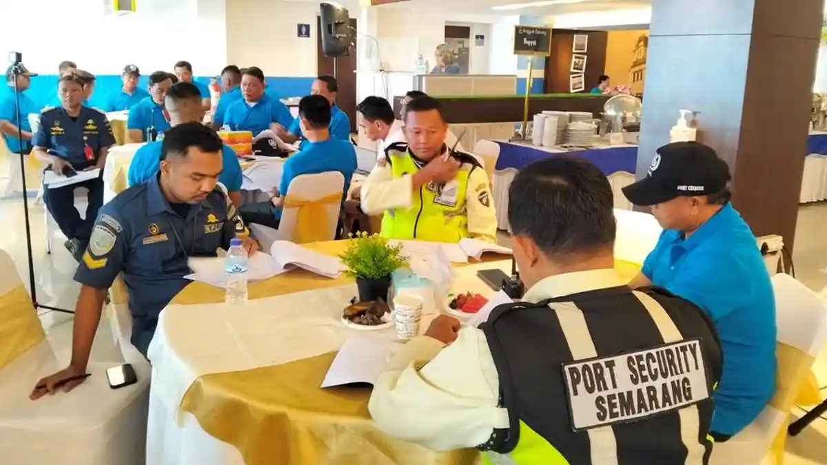 Forum Keamanan Tanjung Emas Latihan Bersama Cegah Penyusup di Pelabuhan