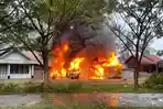 Kebakaran Gudang BBM di Desa Bunati Tanahbumbu, 2 Orang Terluka, Satu Rumah dan Mobil Pikap Terbakar