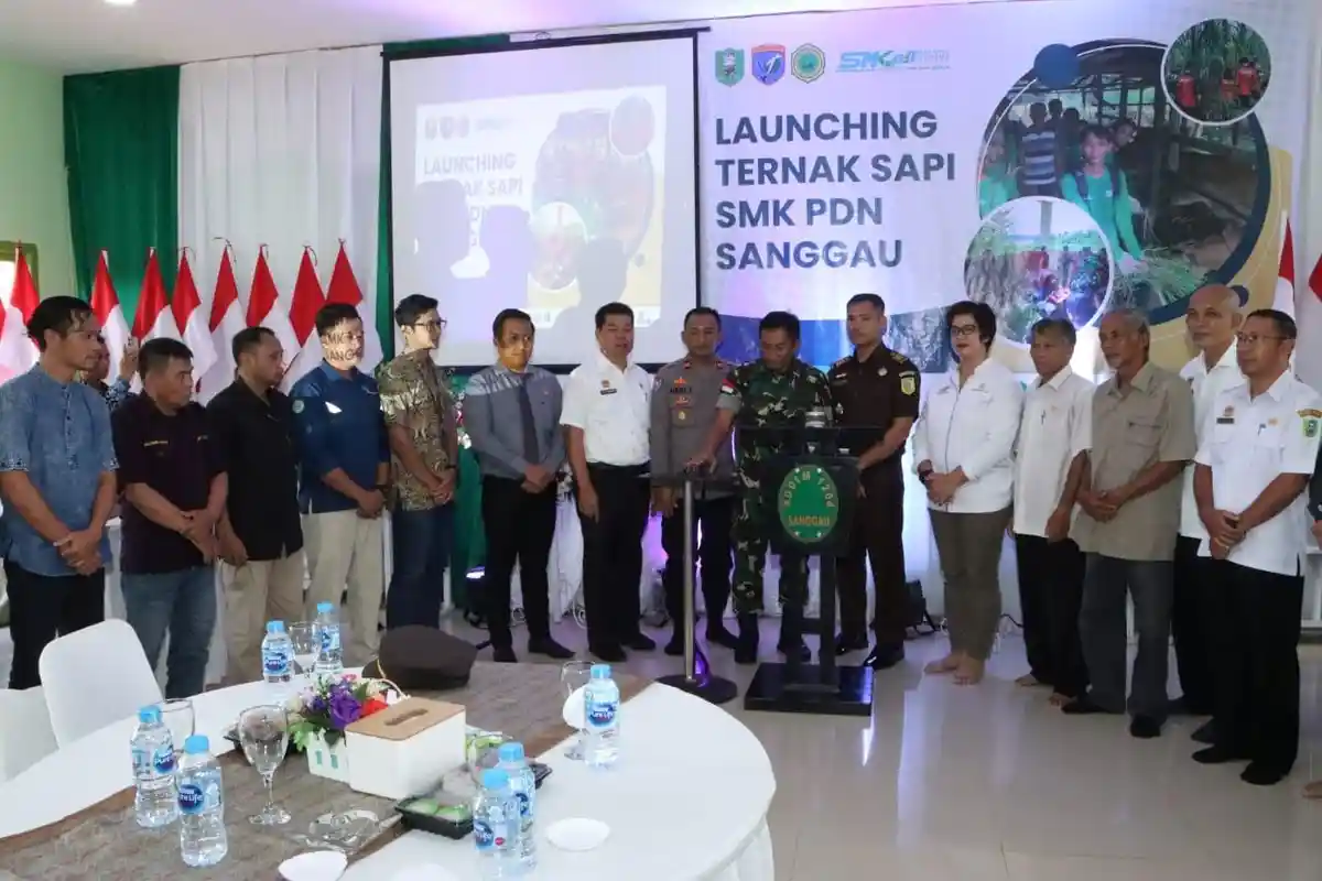 Dandim 1204/Sanggau Launching Ternak Sapi SMK PDN