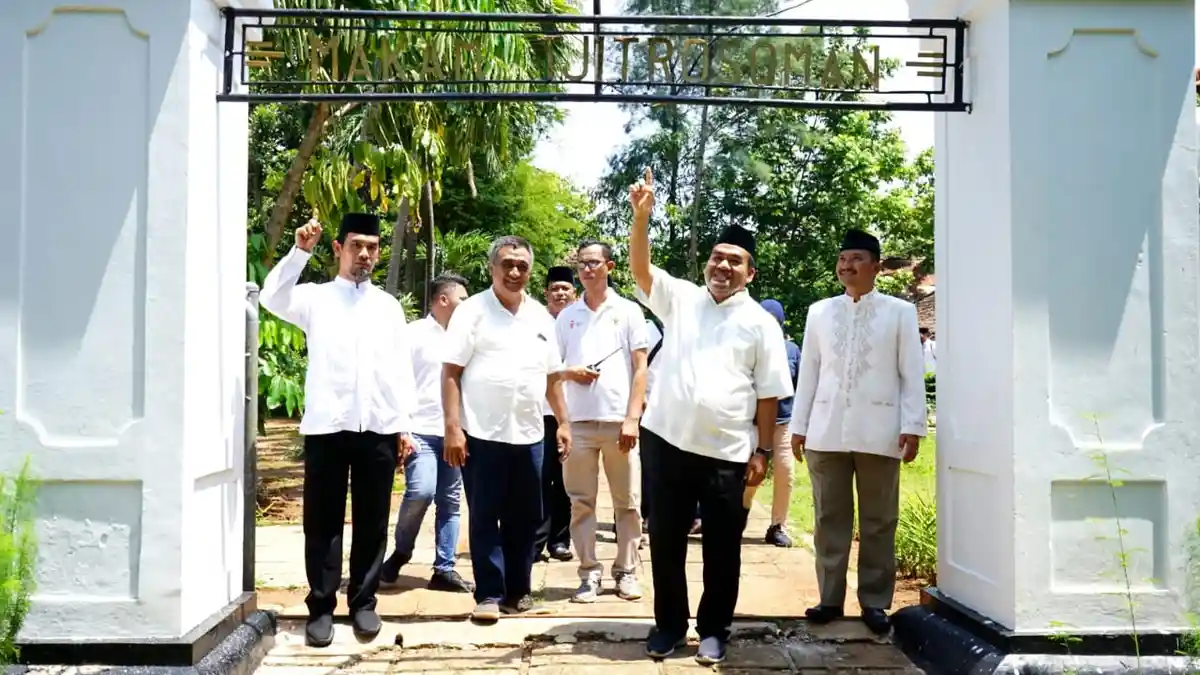 Napak Tilas, Arief Rohman Berziarah ke Makam Bupati Blora Pertama di Tuban