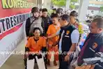 FOTO: Polda Riau Tangkap 2 Pria Perampok Bersenjata Api