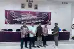 Penyerahan-hasil-rekapitulasi-DPT-oleh-KPU-ke-Bawaslu-Dairi-di-Hotel-Mutiara.jpg