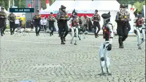 ROBOT-HUMANOID-HORMAT-ke-Prabowo.jpg