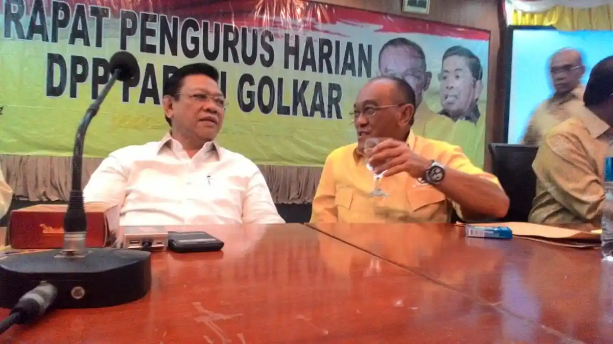 Ical Kenang Tawa Bersama Agung Laksono dalam Rapat Konsolidasi Golkar