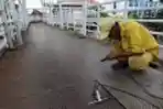 Perbaikan JPO Matraman Yang Rusak dan Berkarat