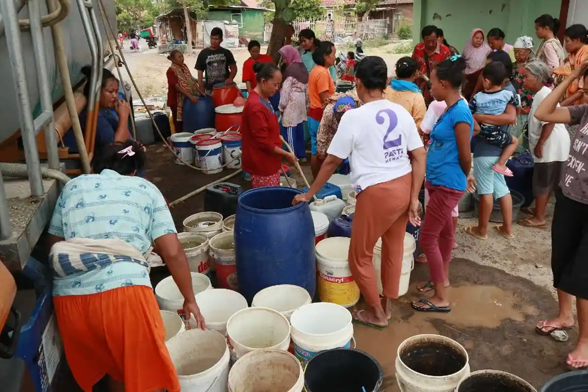 Bencana Kekeringan Masih Terjadi di Kabupaten Cirebon, Warga Sampiran Sulit Mendapatkan Air Bersih