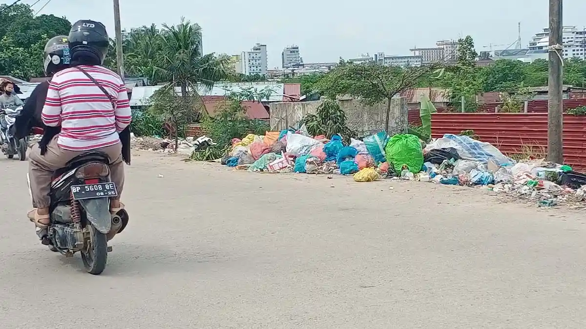 Sampah Menumpuk di Tanjung Uma Minim Perhatian, Mulai Timbulkan Bau Tak Sedap