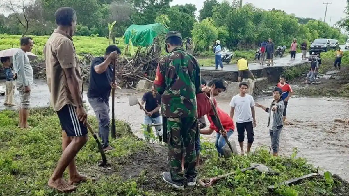 Jalan dan Jembatan di Desa Kawinda Toi Tambora Bima Terputus Akibat Hujan Deras