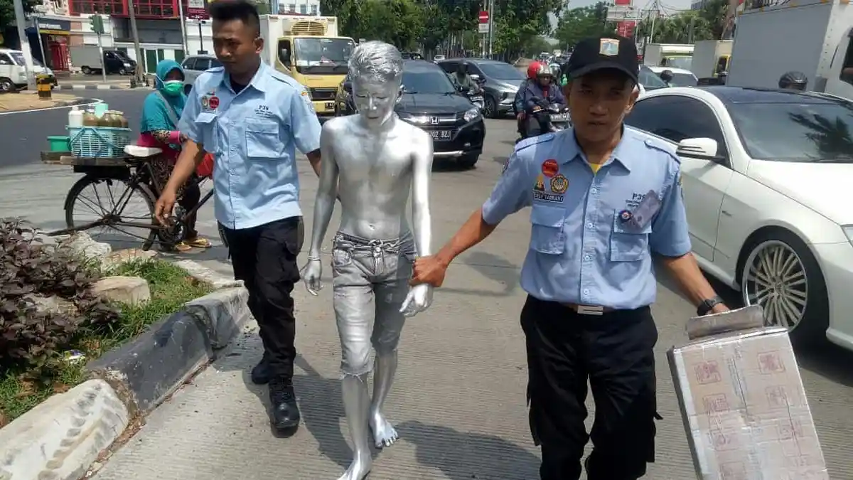 Satpol PP DKI Gencarkan Operasi Jaring Manusia Silver dan Gerobak Jelang Ramadan, Ini Alasannya