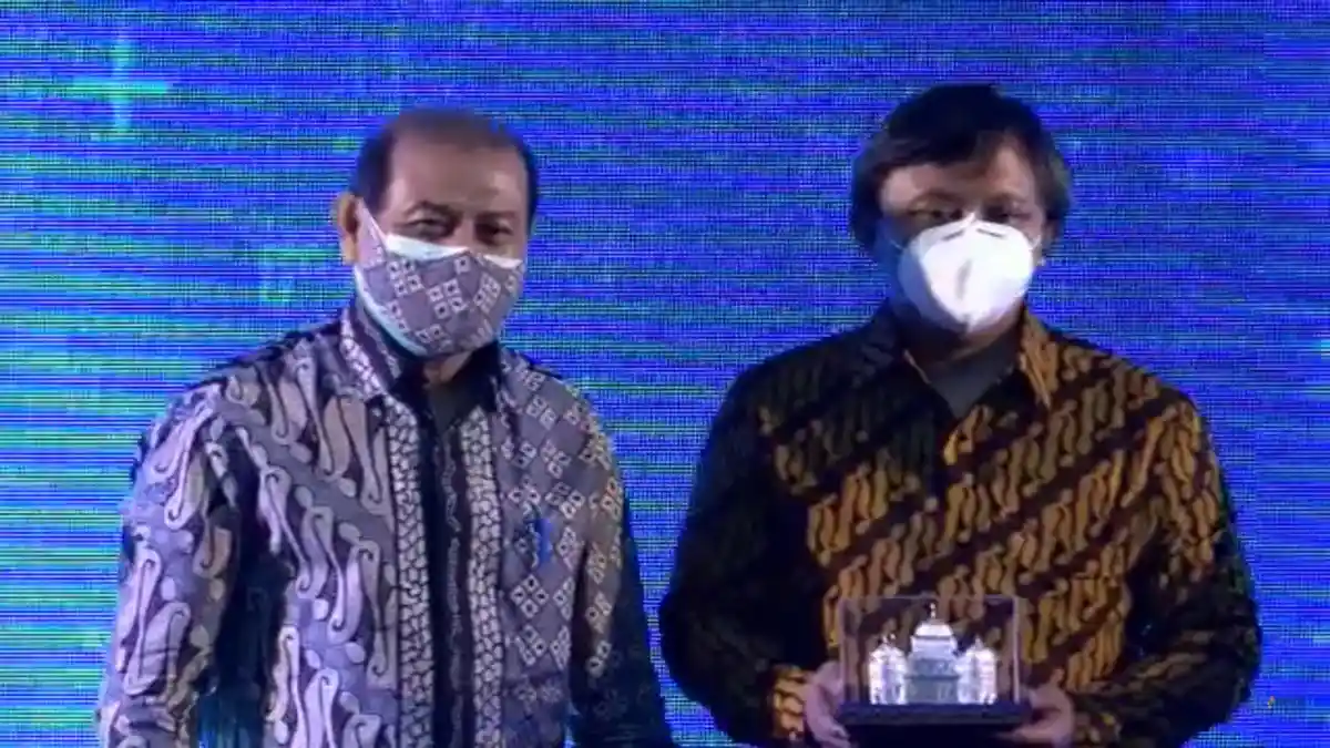 PLN Raih Penghargaan Mitra Investasi Terbaik dari BPKH RI