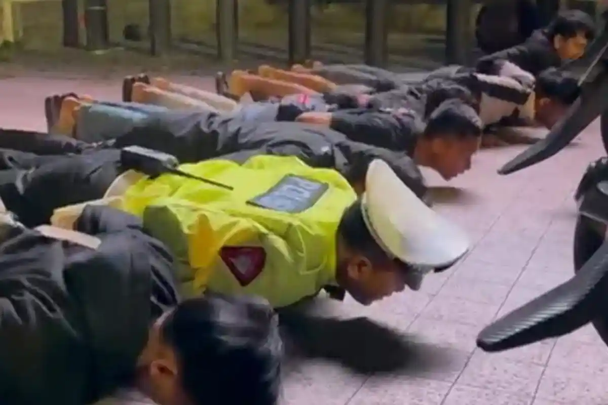 Kena Razia Knalpot Brong, Remaja Salatiga Dihukum Push Up Massal Bareng Polisi