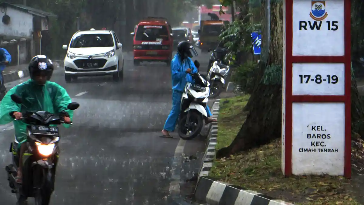 Peringatan Dini BMKG Selasa, 14 September 2021, Potensi Cuaca Ekstrem di 31 Wilayah