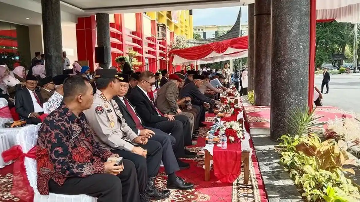 Pemprov Sumbar Upacara Peringati Hari Pendidikan Nasional, Harapkan Masyarakat Semakin Cerdas
