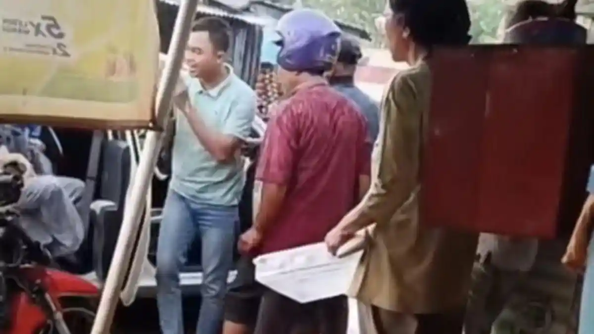 Penjelasan Polisi Soal Video Viral Ibu Gendong Bayi Dipaksa Turun dari Taksi Online saat Hujan Deras